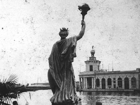 4. Statua dell'Italia: terrazza dell’hotel Bauer-Grünwald, post 1898