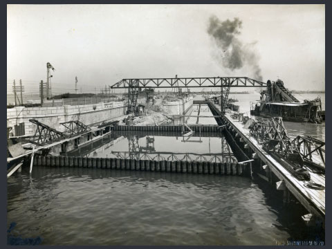 Ponte del Littorio o Ponte della Libertà, 1932-33. Ponte in fase di costruzione