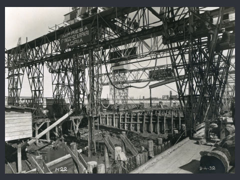 Ponte del Littorio o Ponte della Libertà, 1932-3.l Ponte in fase di costruzione