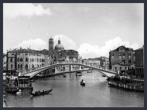 Ponte degli Scalzi, 1932-33. Ponte in una foto storica