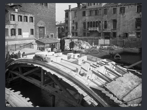 Rio Novo, 1932-33. Ponte San Pantalon in costruzione
