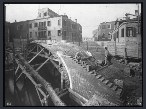 Rio Novo, 1932-33. Ponte San Pantalon in costruzione