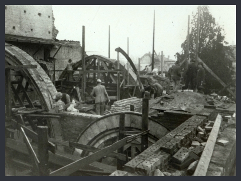 5. In cantiere Padova. Chiesa degli Eremitani, Ferdinando Forlati in cantiere, s.d.