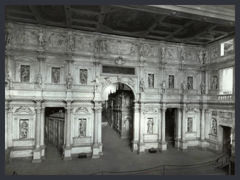 14. Ricostruire Vicenza. Teatro Olimpico, la scena dopo la ricollocazione
