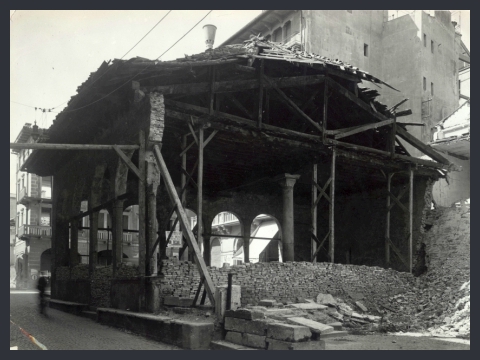 15. Bombardamenti Treviso. Loggia dei Cavalieri dopo i bombardamenti del 1944