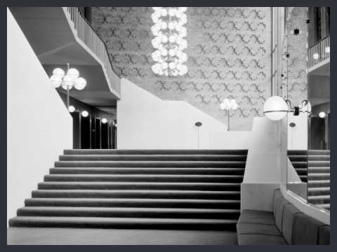 21. Lampadario a sospensione (modello 237), G. Sarfatti e C. Mollino, 1973