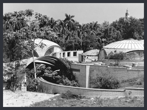 18. La Scuola di Balletto vista dall’ingresso