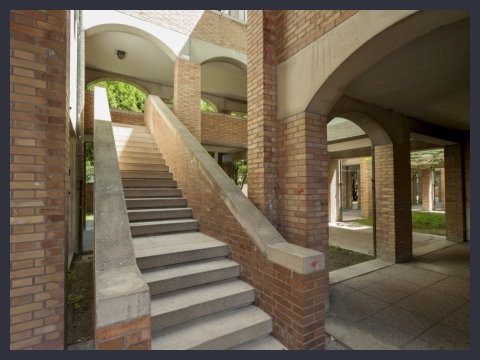 Portico e scala di accesso al ballatoio, 2012