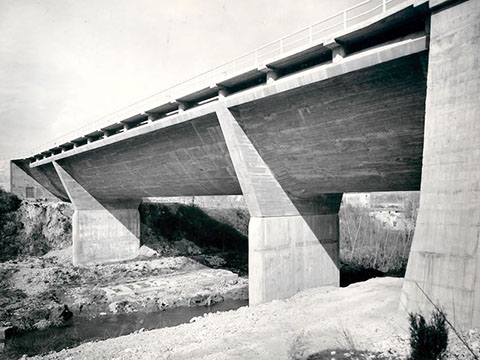 8. Ponte per l'autostrada A1 sul Po a Mortizza (Piacenza). 1959