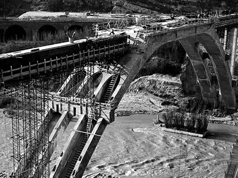 9. Ponte per l'autostrada A1 sull'Arno a Levane (Arezzo), 1962-1963
