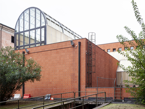 12. Veduta del fronte verso il giardino, 2021