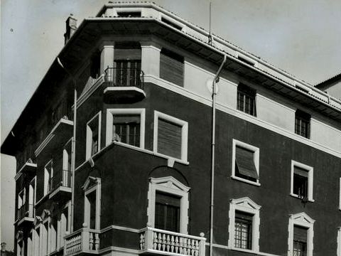 18. Veduta di un palazzo per abitazioni signorili,  ca. 1929