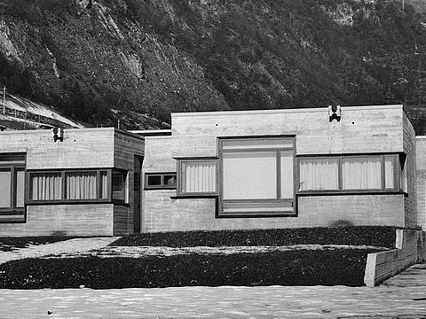 2. Fotografia della scuola, 1976