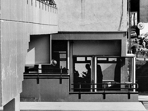 15. Conversazioni all'aperto, sui percorsi pedonali