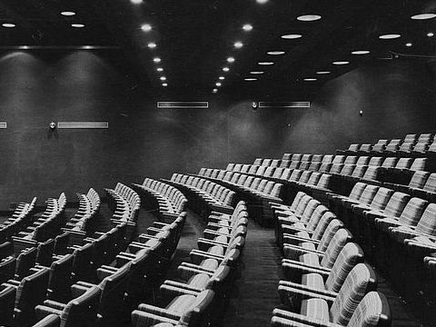 20. Cinema-teatro
