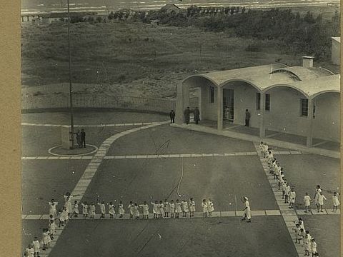 22. La corte fotografata verso il mare, s.d.