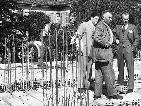 22. Immagini del cantiere per la costruzione della sede Olivetti a Milano