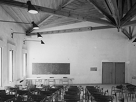 19. Aula a gradoni: vista verso l'ingresso