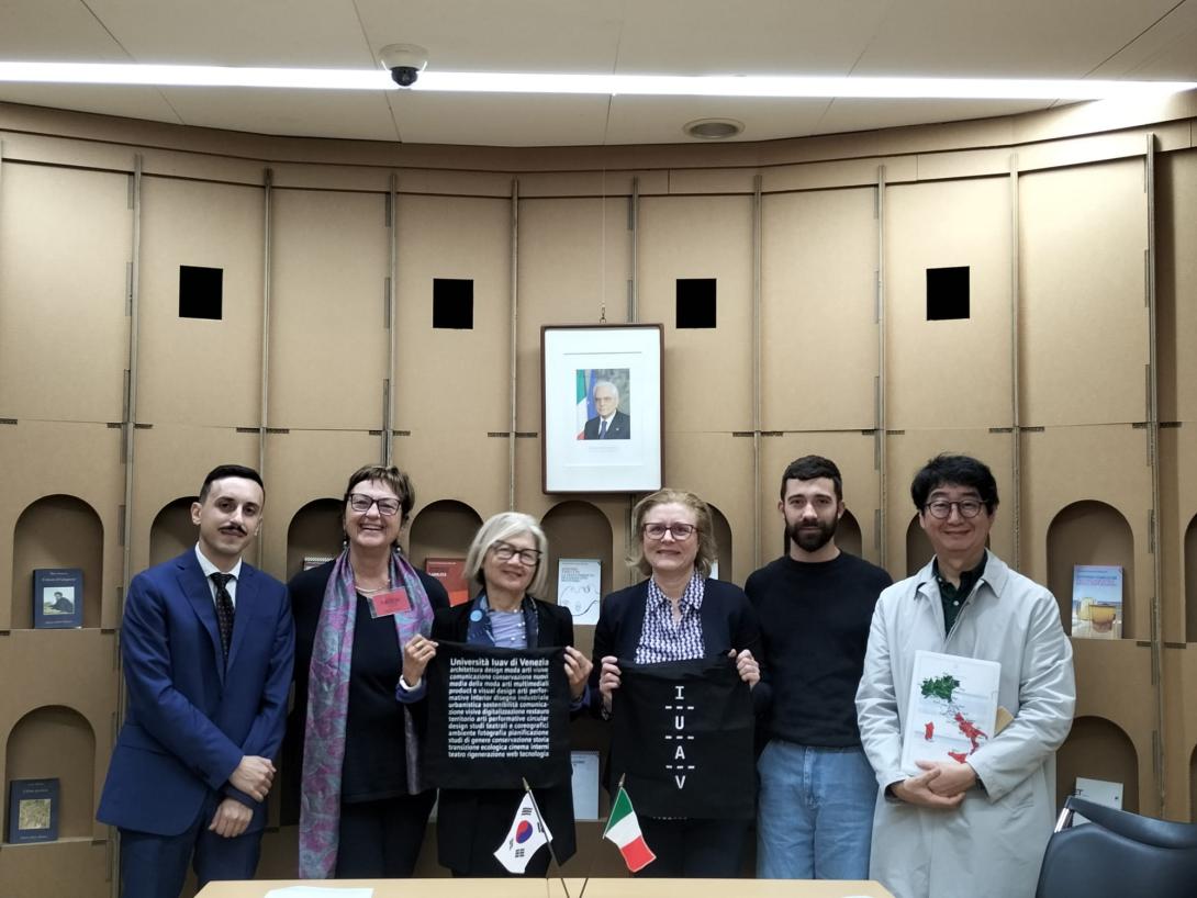 Meeting in Italian Embassy in Seoul