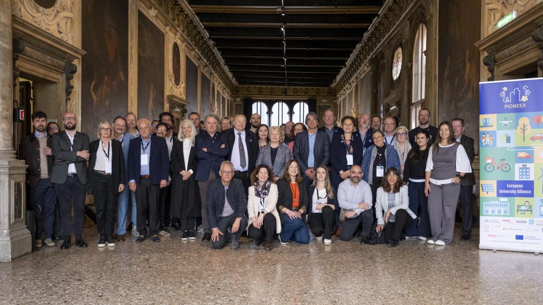 PioneerWeek_15Aprile26