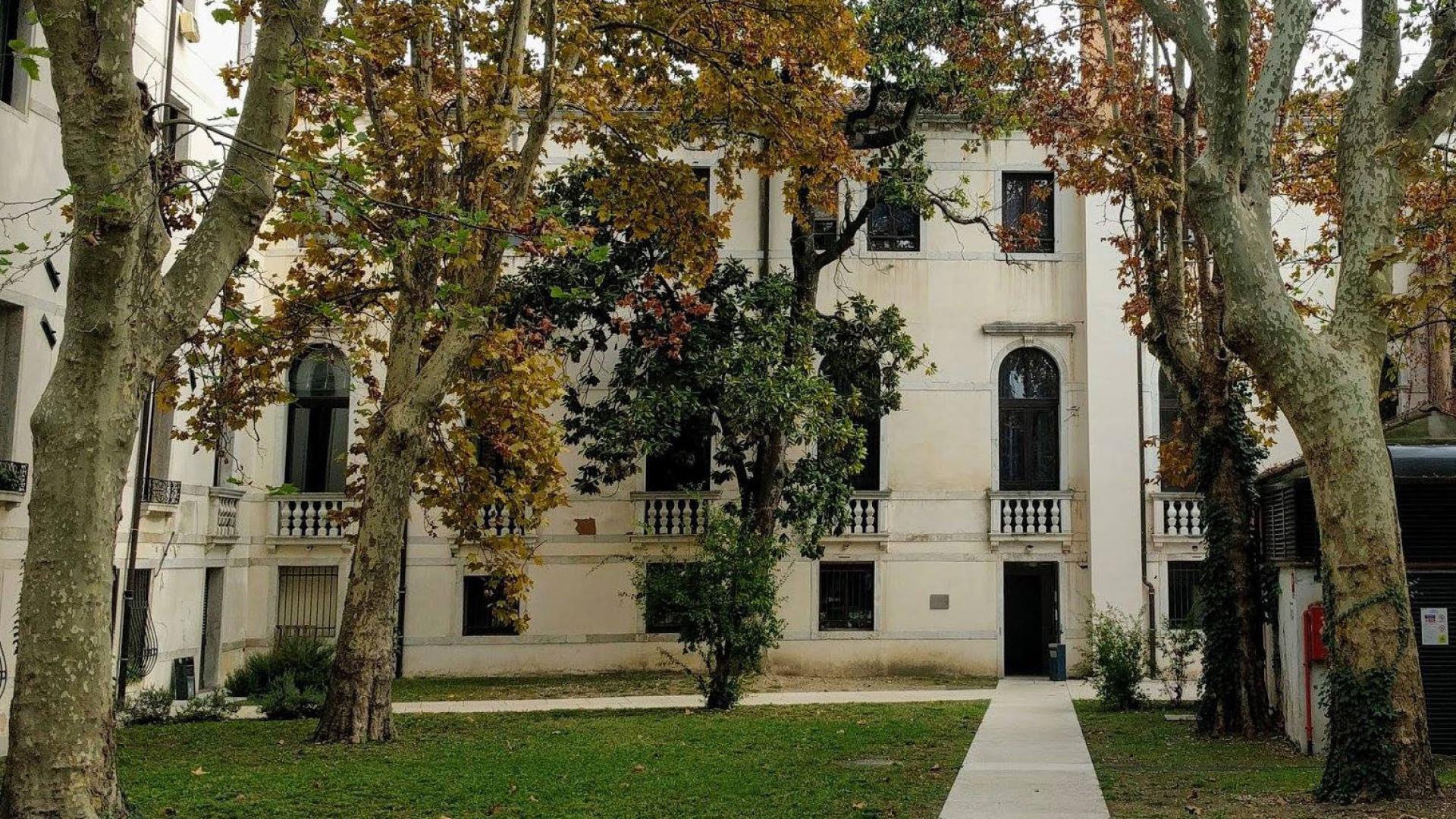 intestazione