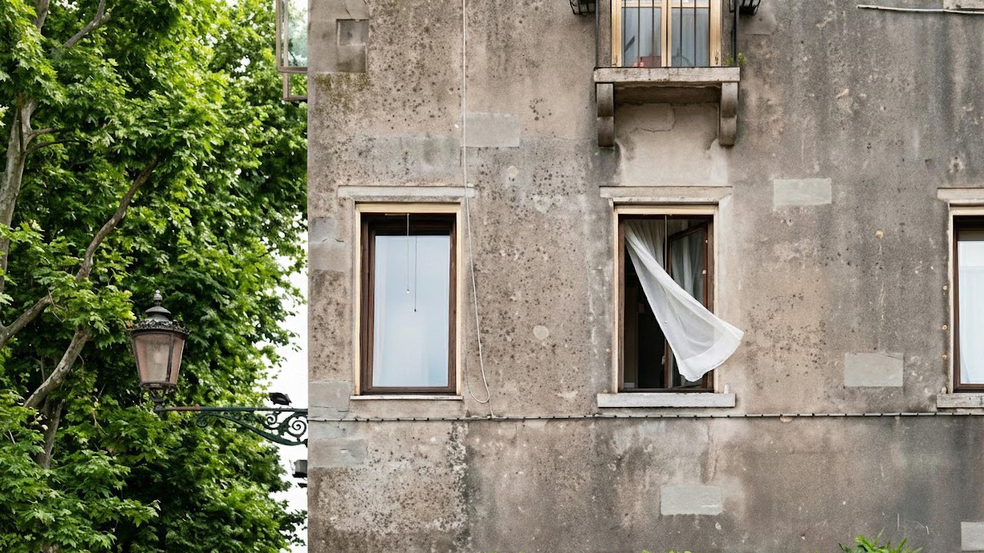 PUBLIC HOUSING RETROFIT