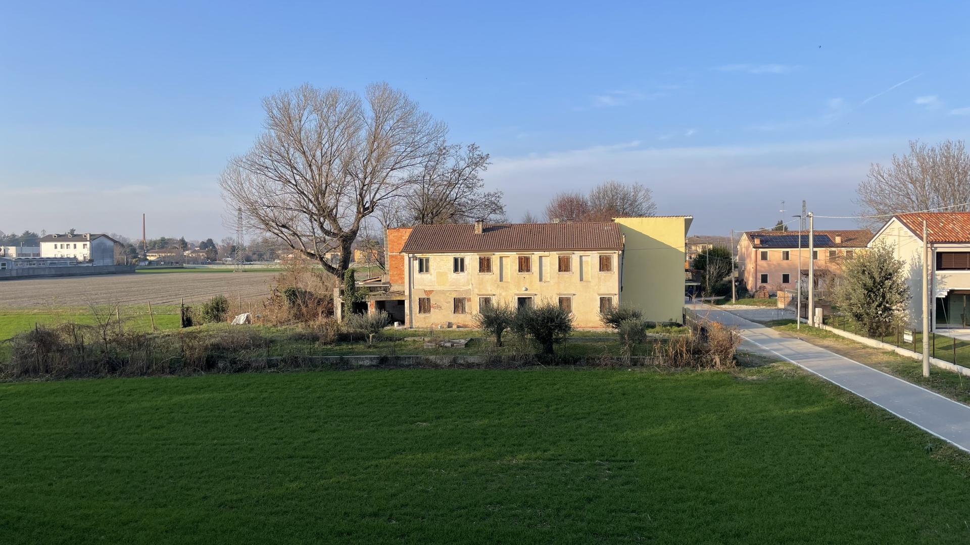 Tracce di ferro e di acqua