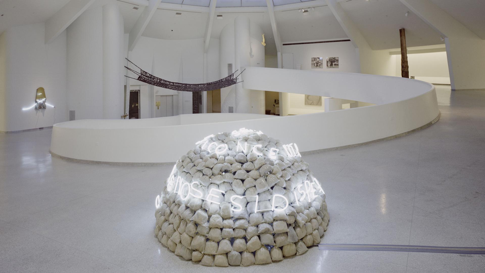 Installazione all'interno del Solomon Guggenheim Museum di New York, dettaglio
