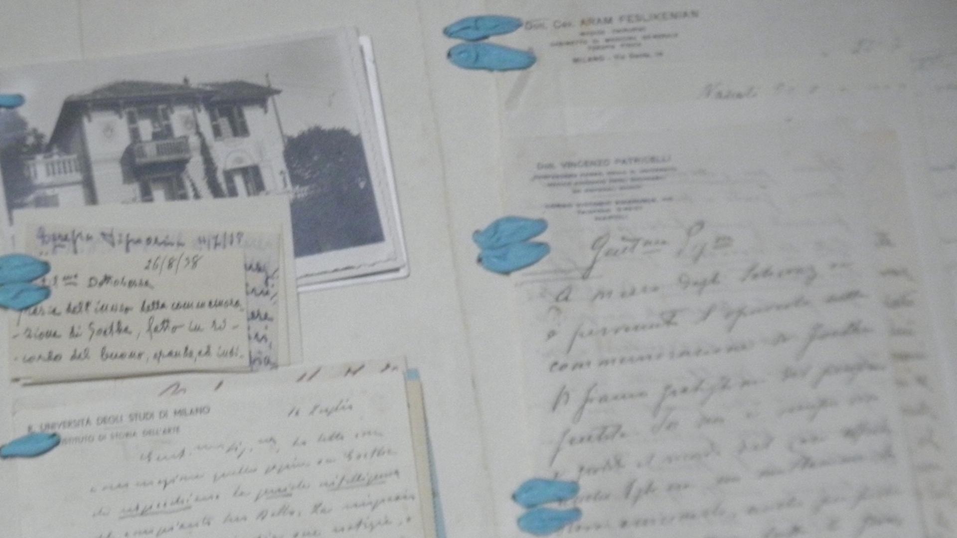 Pagina di quaderno con appunti e schizzi